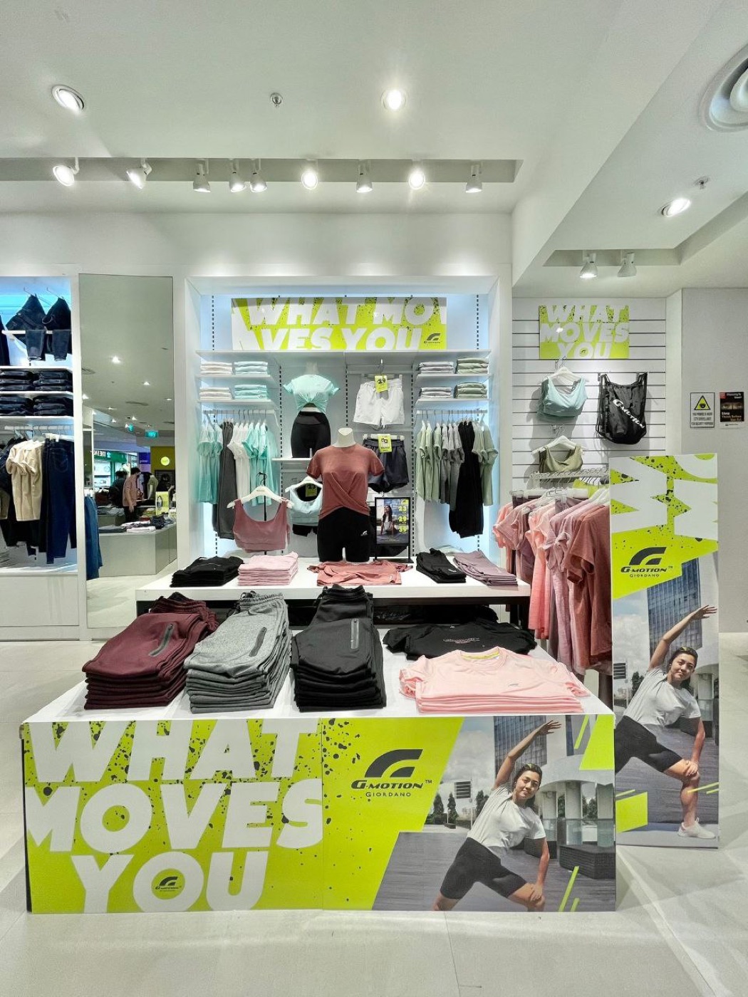 Giordano retail stall 2